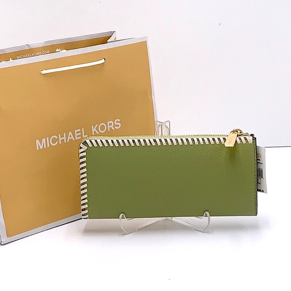 MICHAEL KORS JET SET TRAVEL LARGE THREE QUARTER ZIP WALLET LIGHT SAGE MULTI - Picture 4 of 16